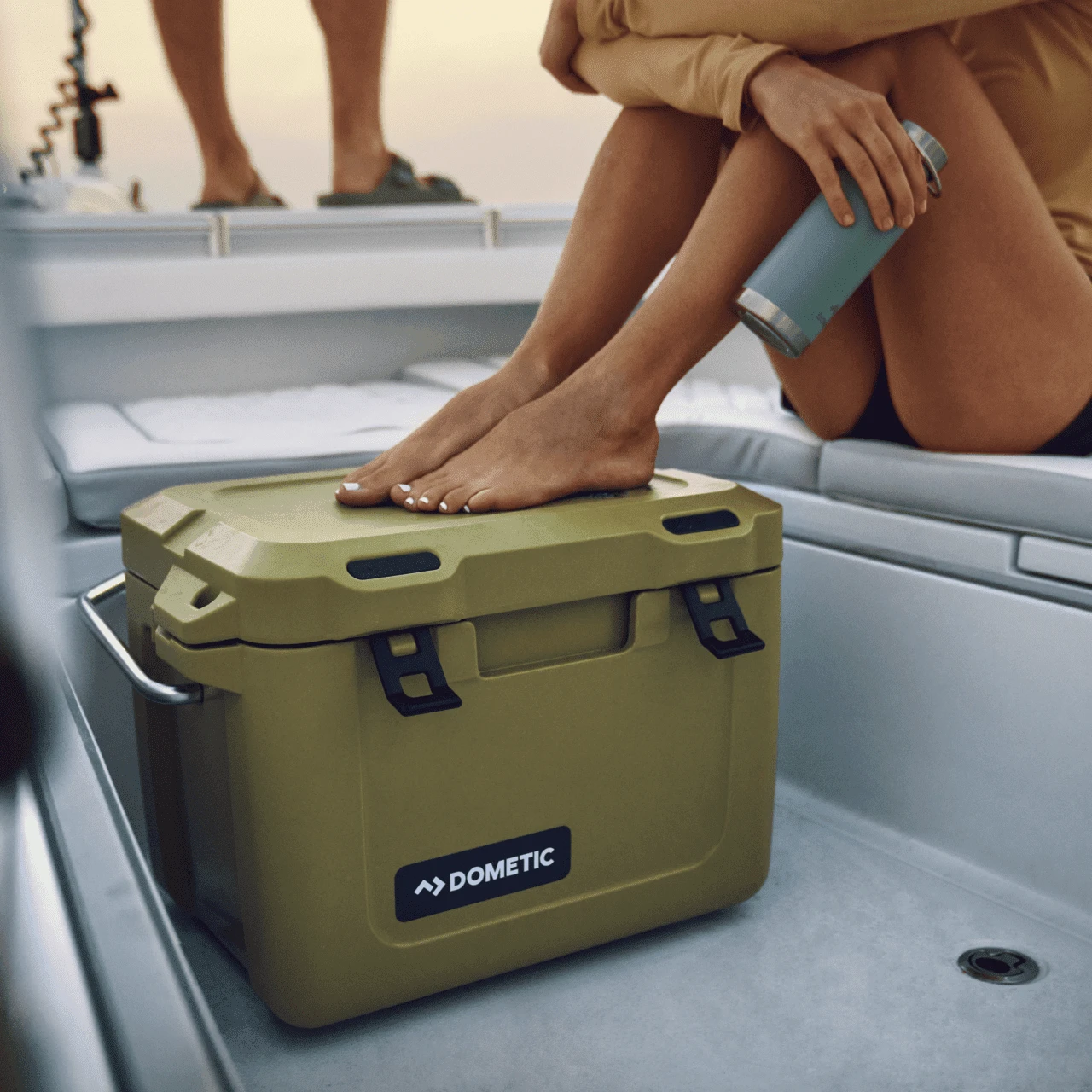 Front Page -Venture Camp dometic patrol 20l ice box cooler glow yellow 2 63958 p