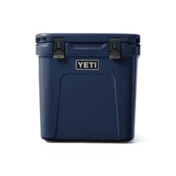 YETI Roadie 48 Wheeled Cool Box - Navy 8 YETI Roadie 48 Wheeled Cool Box - Navy -Venture Camp yeti roadie 48 wheeled cool box navy 4 63778 p