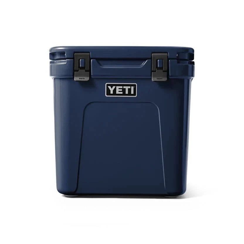YETI Roadie 48 Wheeled Cool Box - Navy 4 YETI Roadie 48 Wheeled Cool Box - Navy - Image 4